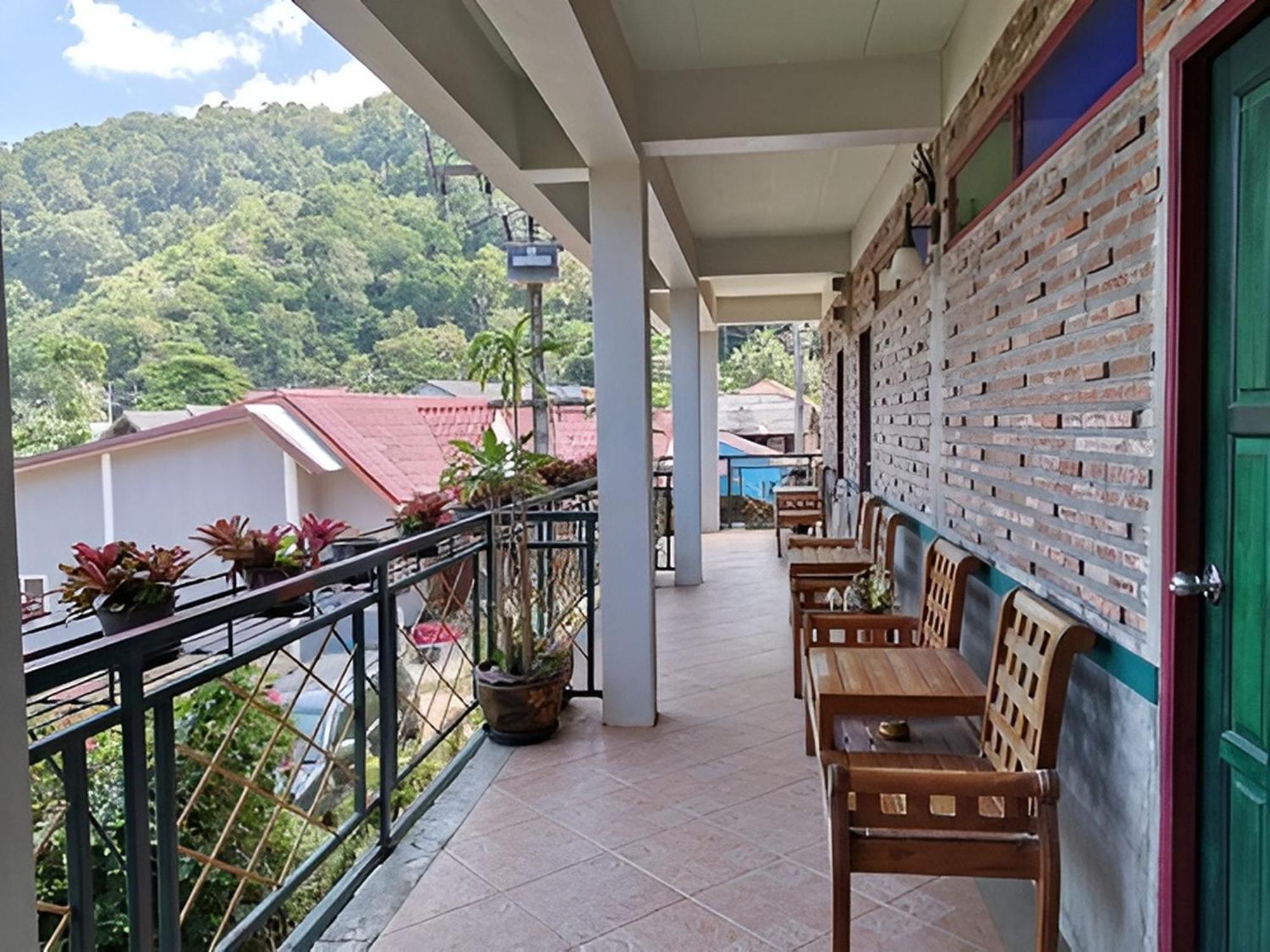 Baan Por Jai Hotel Koh Lanta Exterior photo